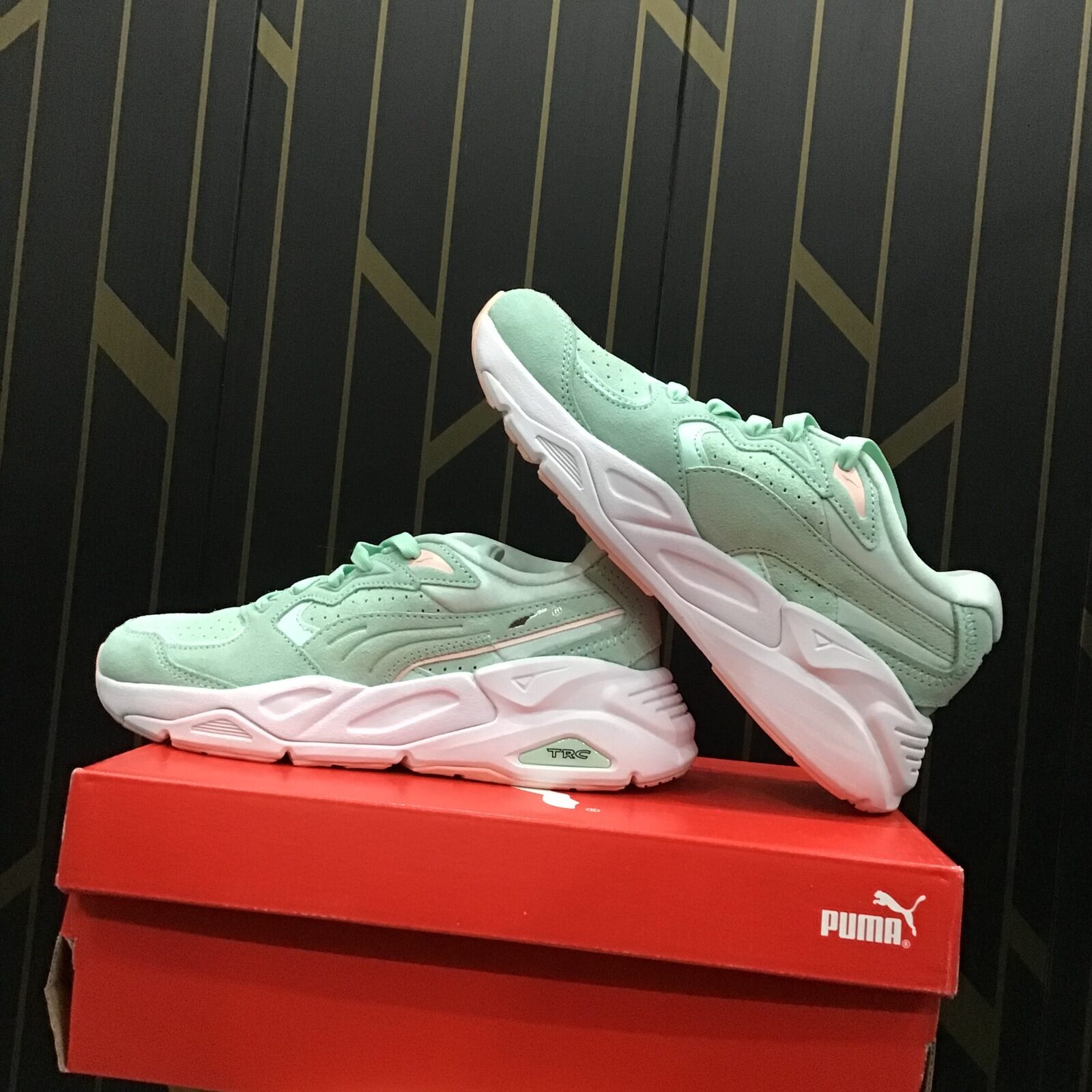 PUMA Sneakers