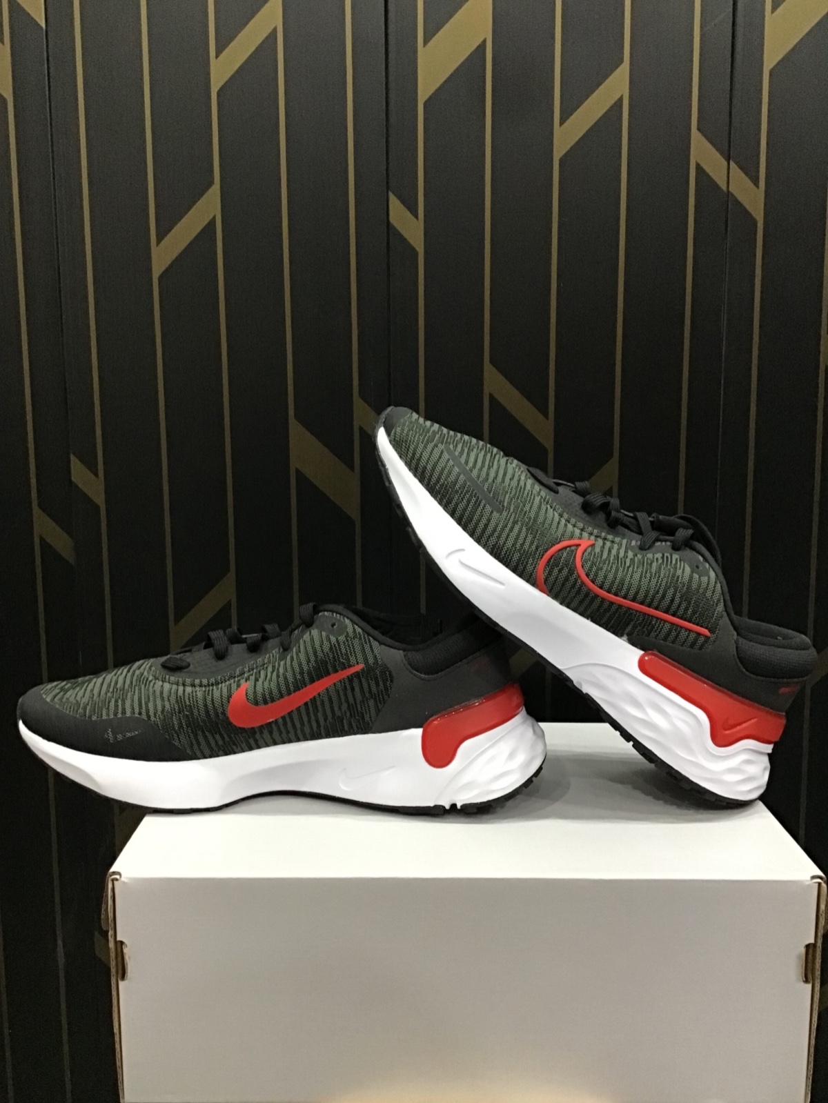 Nike Renew Run 4