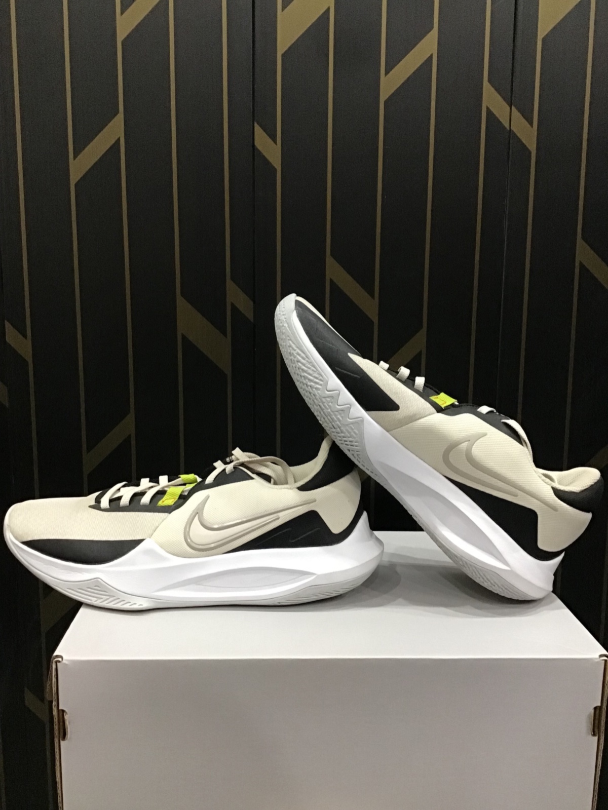 Nike Precision 6