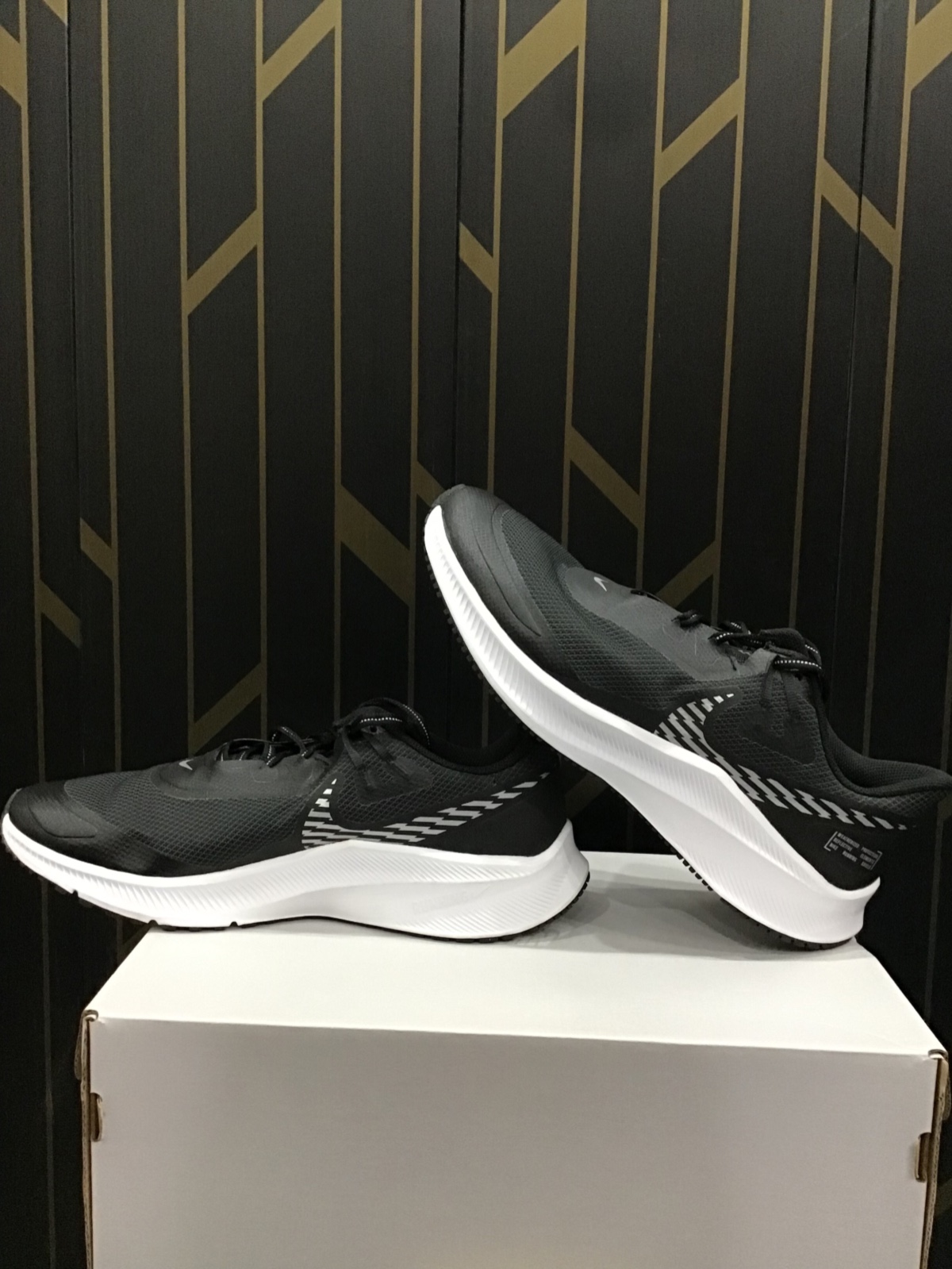 Nike Quest 3 Textured Running Shoes