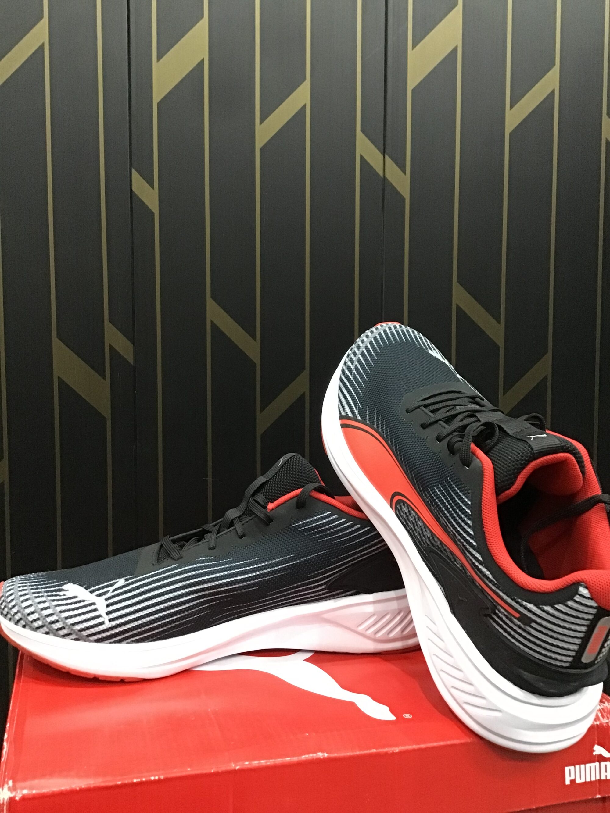 Puma Unisex Sports Shoes - Image 3