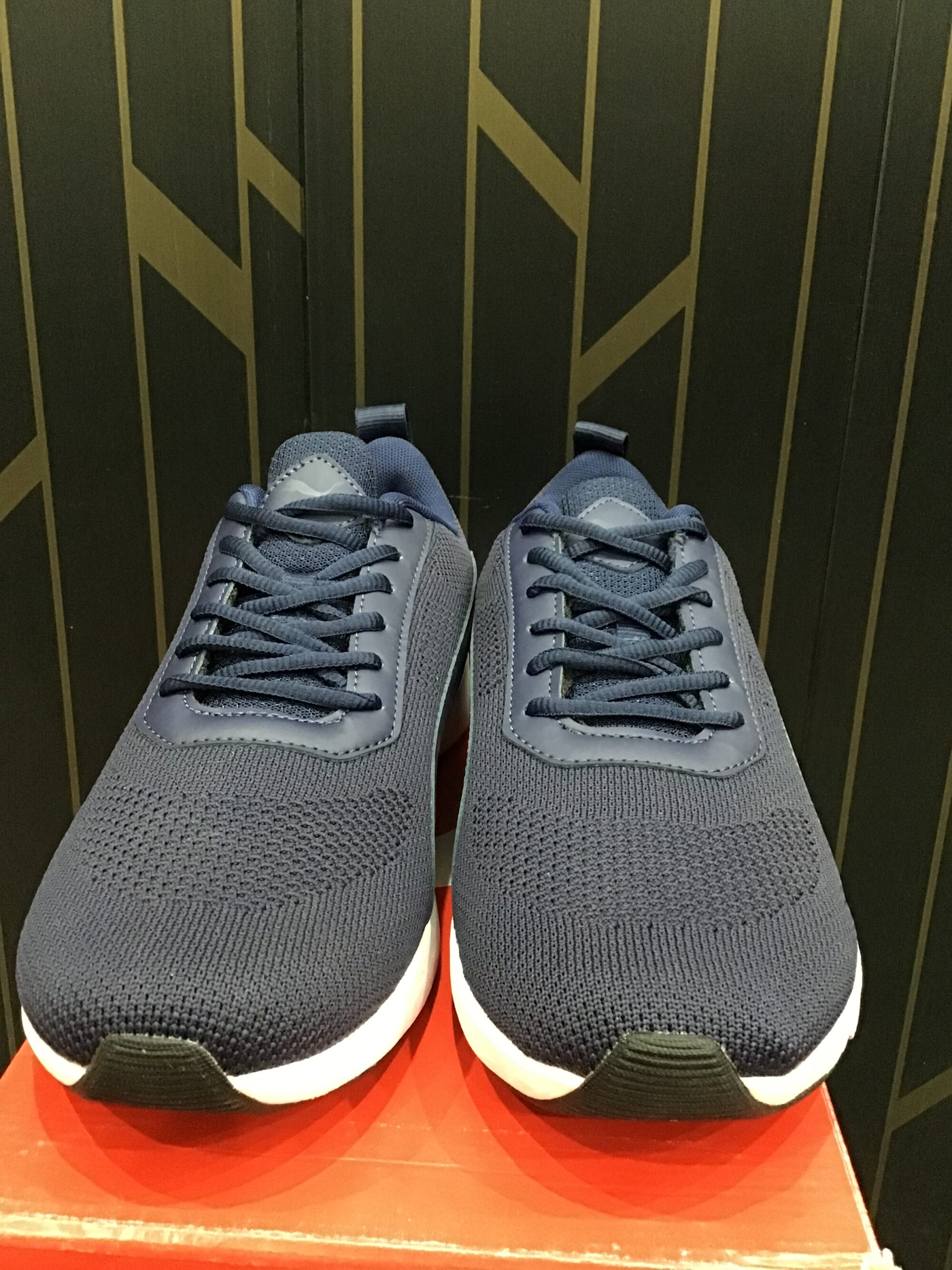 Puma Men Buzzing Running Shoes - Image 4