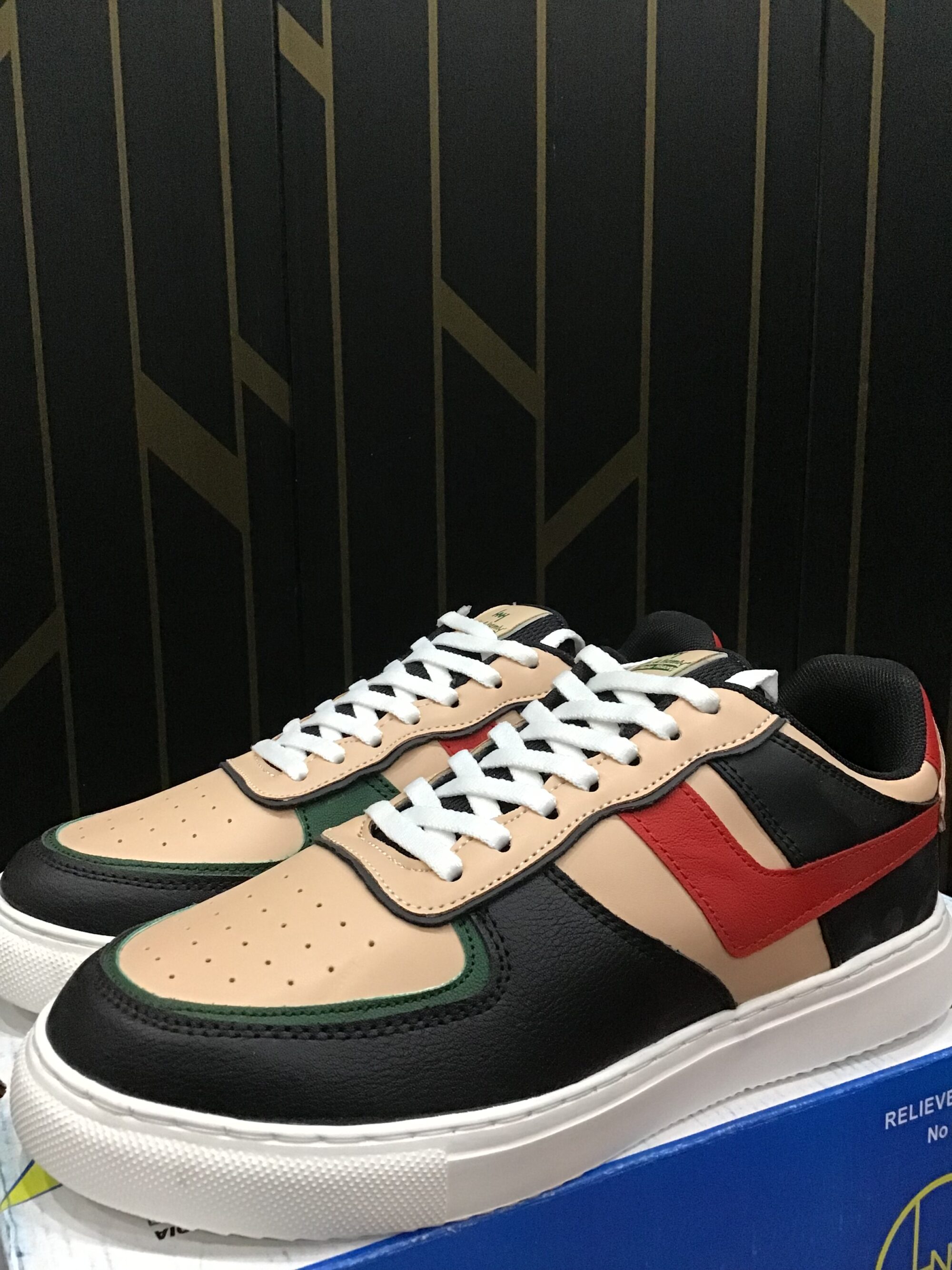 HNH Sneakers