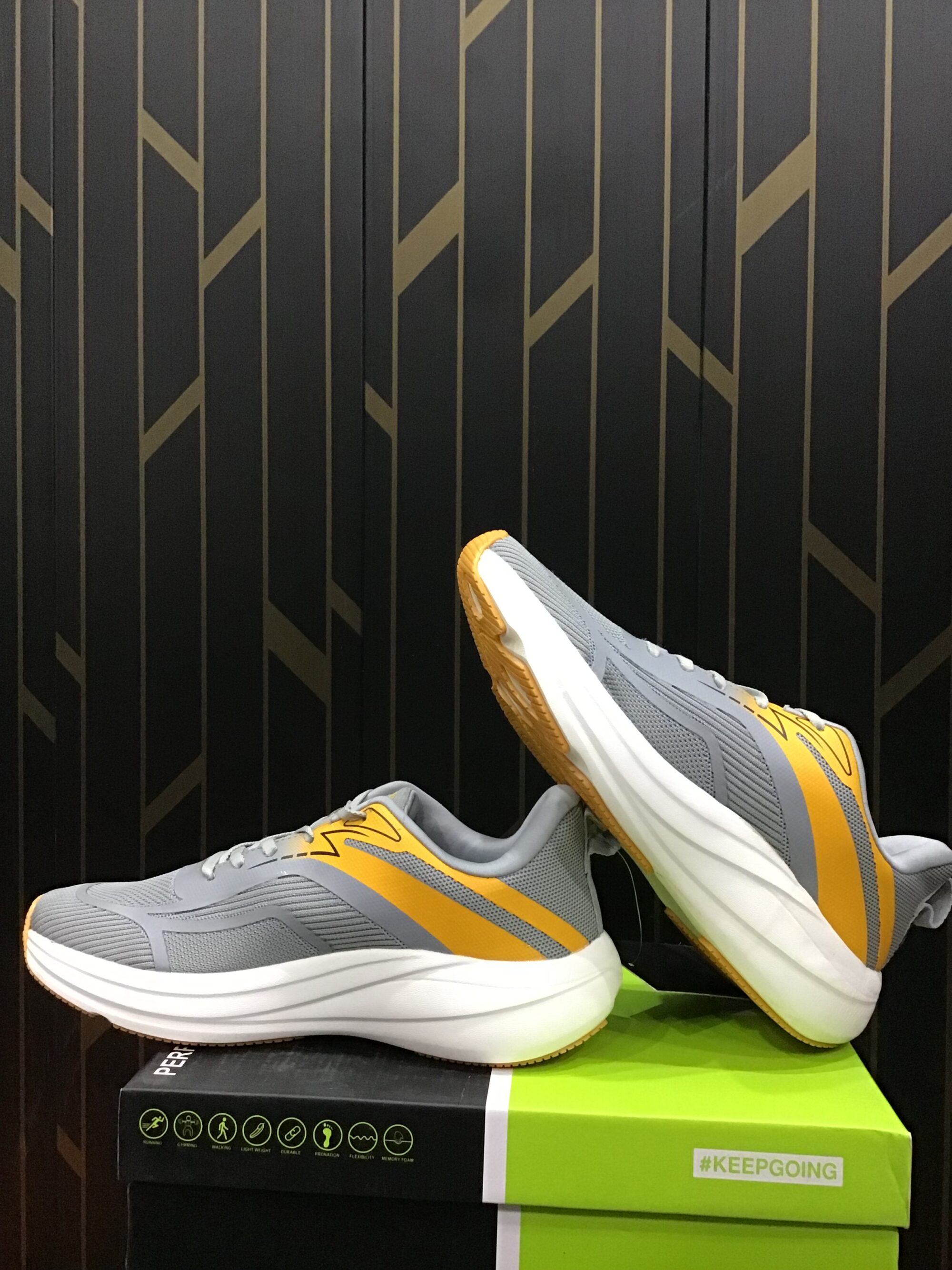 HRX Sports Shoes - Image 4